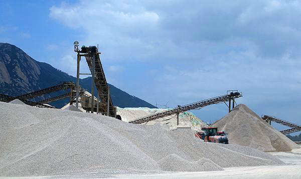 怎么選購制砂機(jī)？唐山金路來幫忙