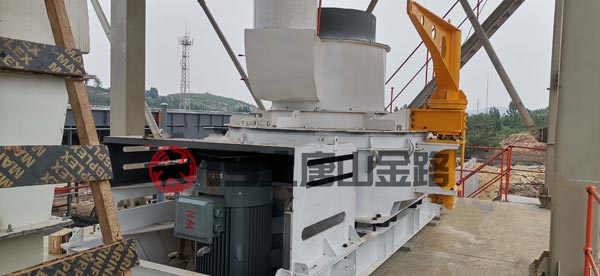 錘破、對(duì)輥破、立軸沖擊破三種制砂設(shè)備優(yōu)劣對(duì)比